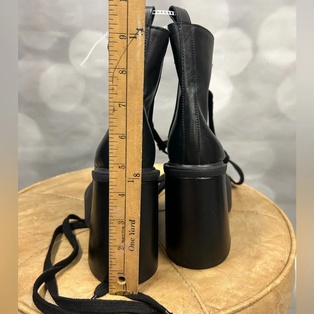 NWOB GB (Gianni Bini) Suzie Leather Lace-up Black Sole Chunky Heel Boot size 6.5 - Picture 4 of 8